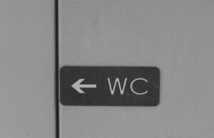 School-wc is geen bijzaak: artsen zien kinderen met buikpijn, schaamte en schoolverzuim